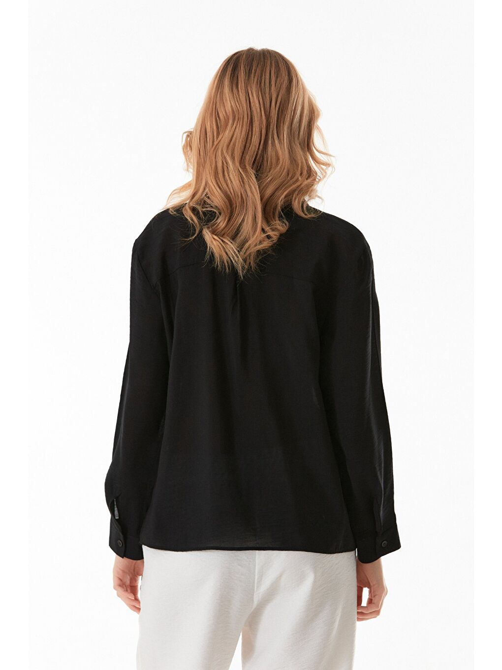 Siyah Basic V Yaka Tek Cepli Gömlek-3