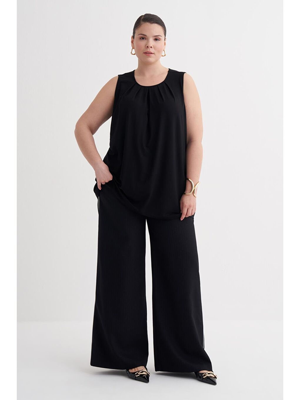 Siyah Pile Detaylı Örme Bluz-1