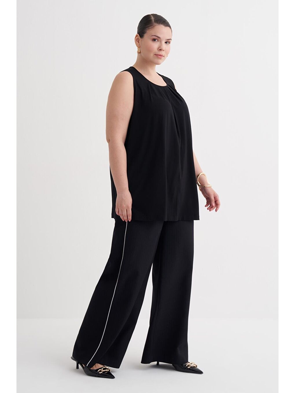 Siyah Pile Detaylı Örme Bluz-3