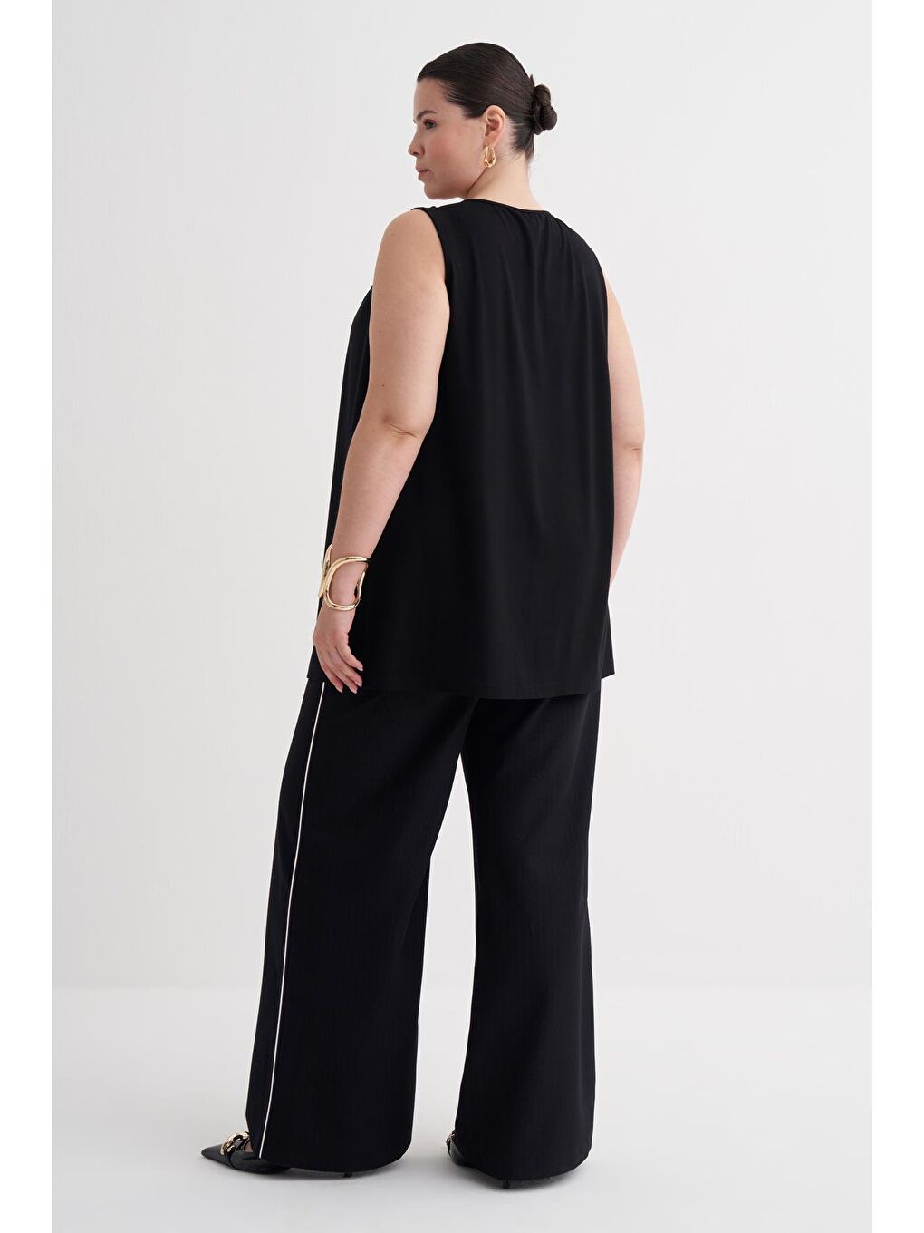 Siyah Pile Detaylı Örme Bluz-4