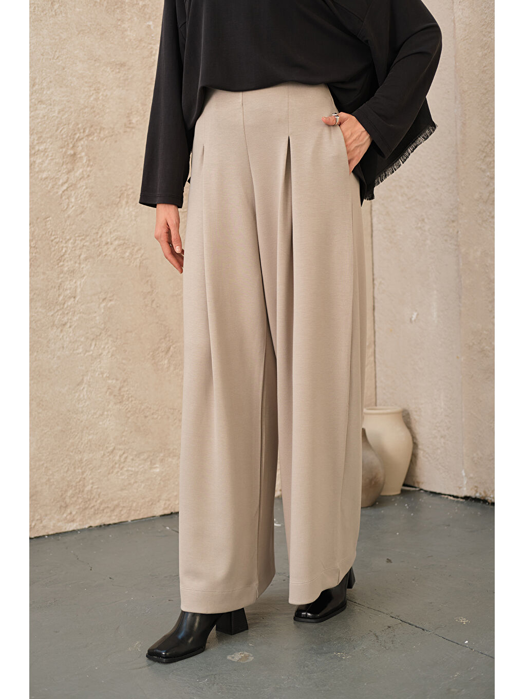 Bej Kadın Pile Detay Pantolon Taş-1