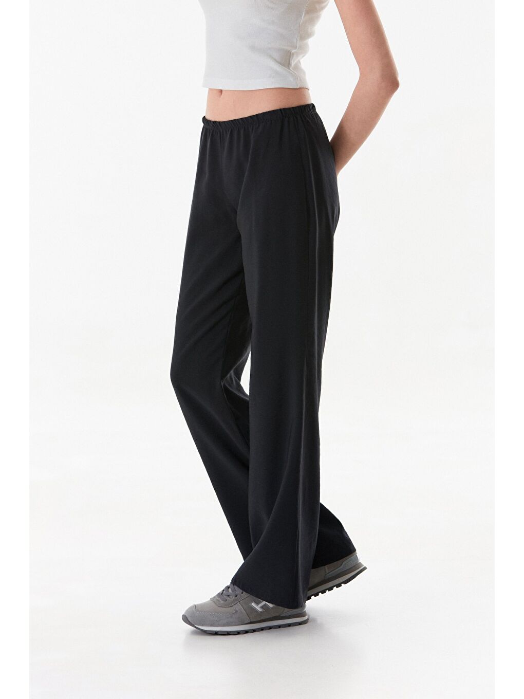 Siyah Beli Lastikli Düşük Bel Modal Palazzo Pantolon-4