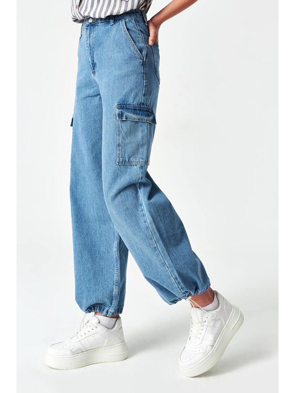 it's basic Mavi Kadın Mavi Renk Kargo Cep Paça Lastikli Jogger Fit Denim