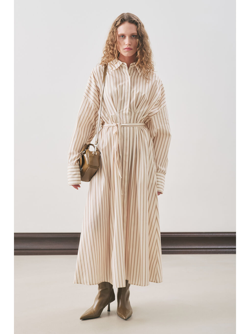 Pile Detaylı Gömlek Elbise Bej Çizgili