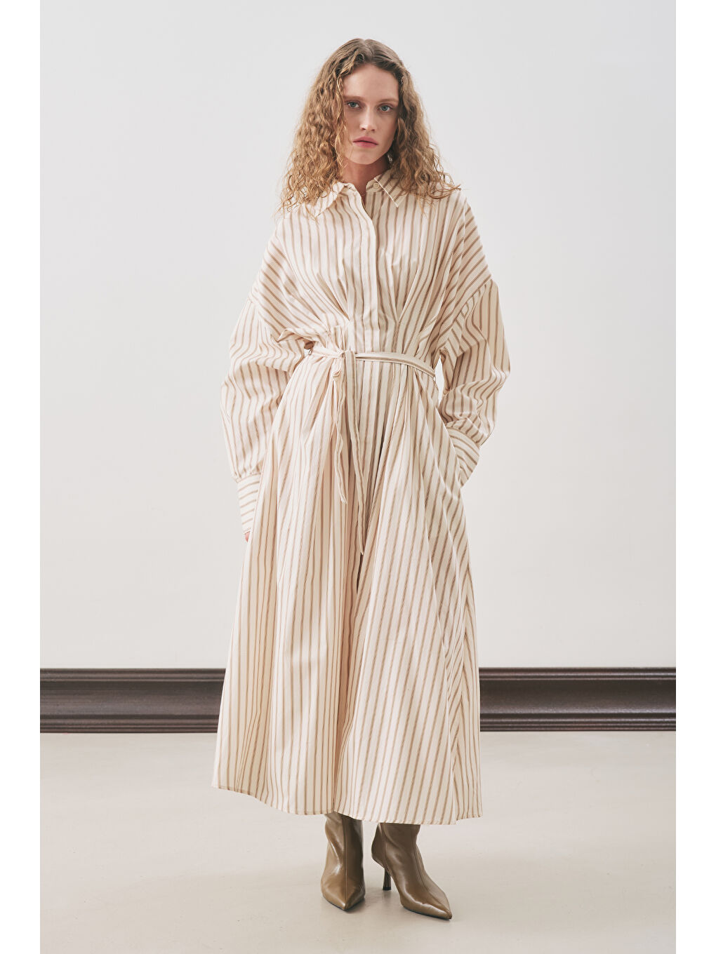 Pile Detaylı Gömlek Elbise Bej Çizgili-4
