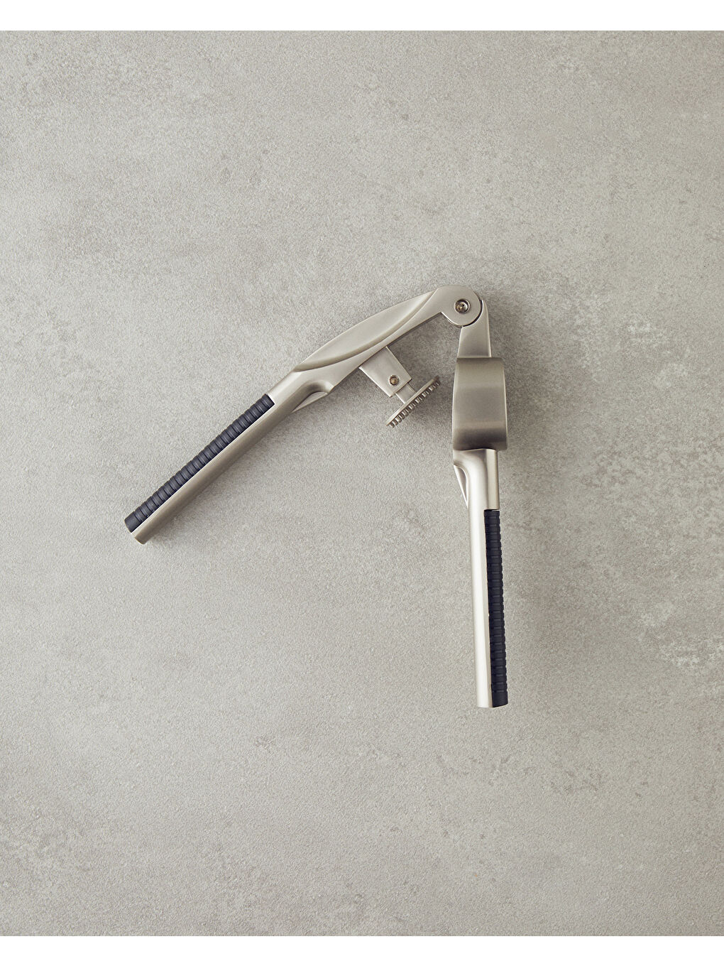 Rowena Metal Sarımsak Ezici Mutfak Gereci 16 cm Siyah-1