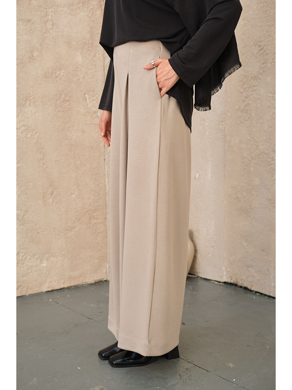 Bej Kadın Pile Detay Pantolon Taş-4