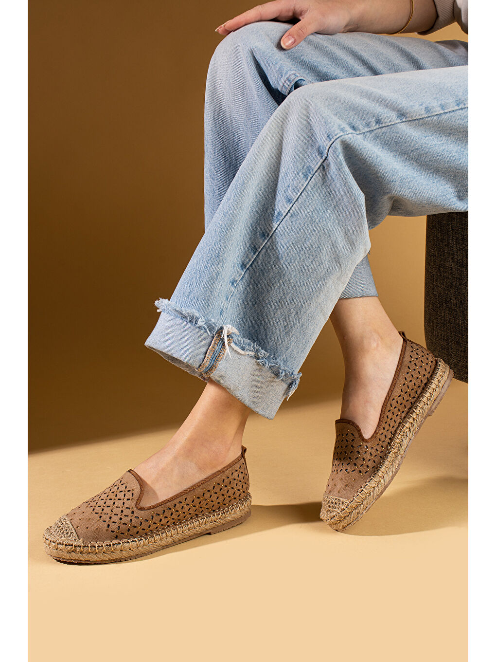 Kahverengi Lazer Kesim Rahat Hasır Taban Dilli Kadın Babet 68-1024-25Süet