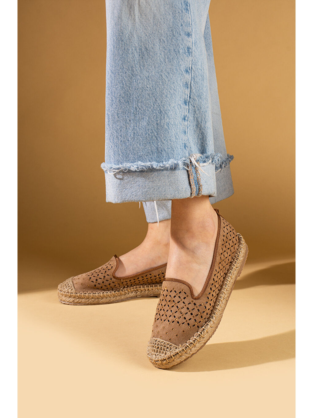 Kahverengi Lazer Kesim Rahat Hasır Taban Dilli Kadın Babet 68-1024-25Süet-1