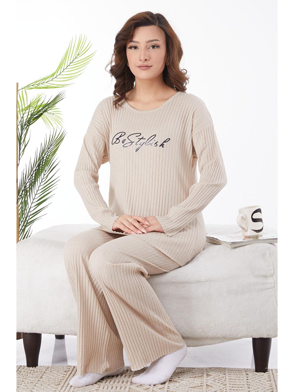 Bisiklet Yaka Kadın Bej Baskılı Uzun Kollu Pijama Takımı - 24699