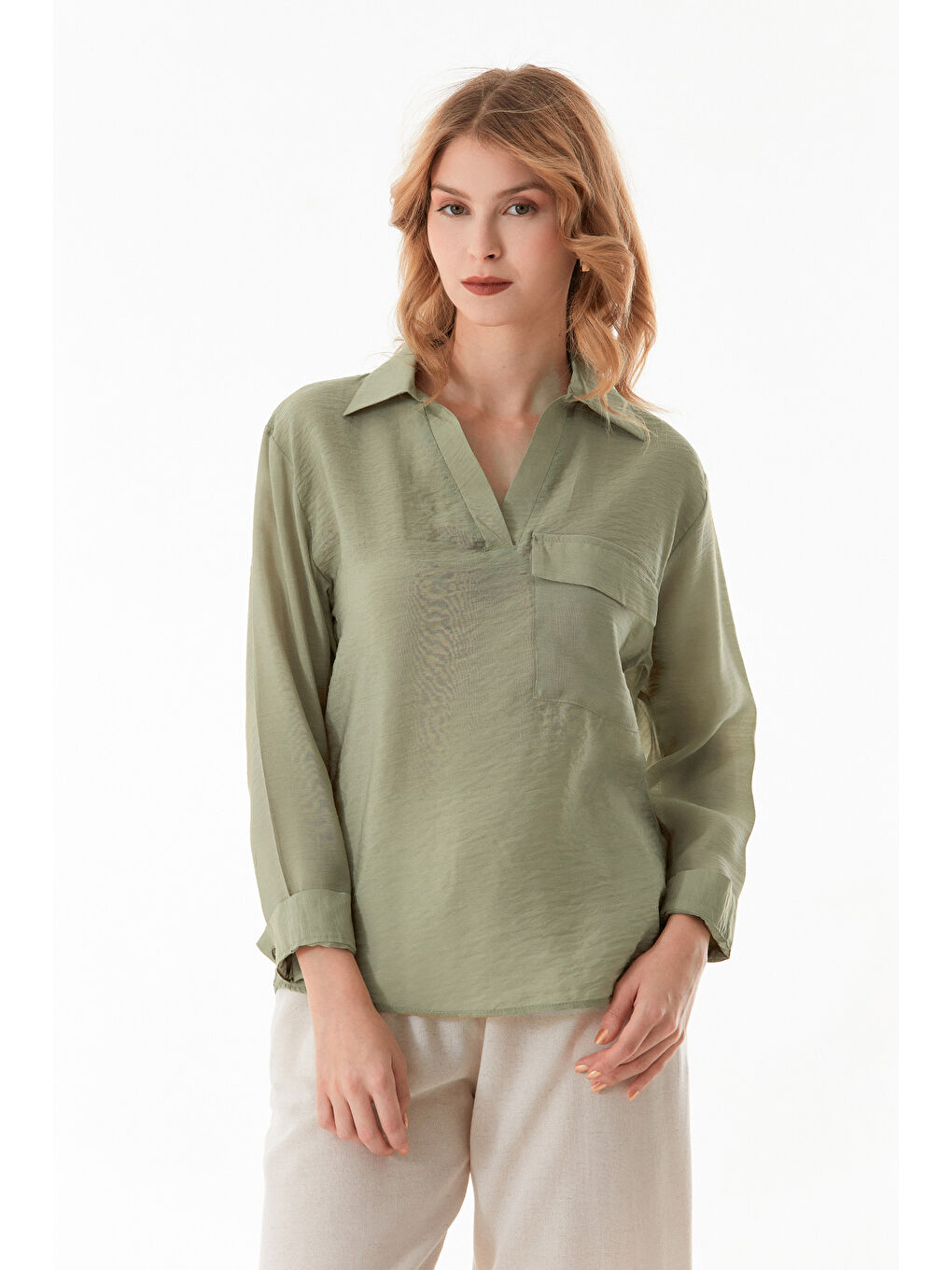 Haki Basic V Yaka Tek Cepli Gömlek