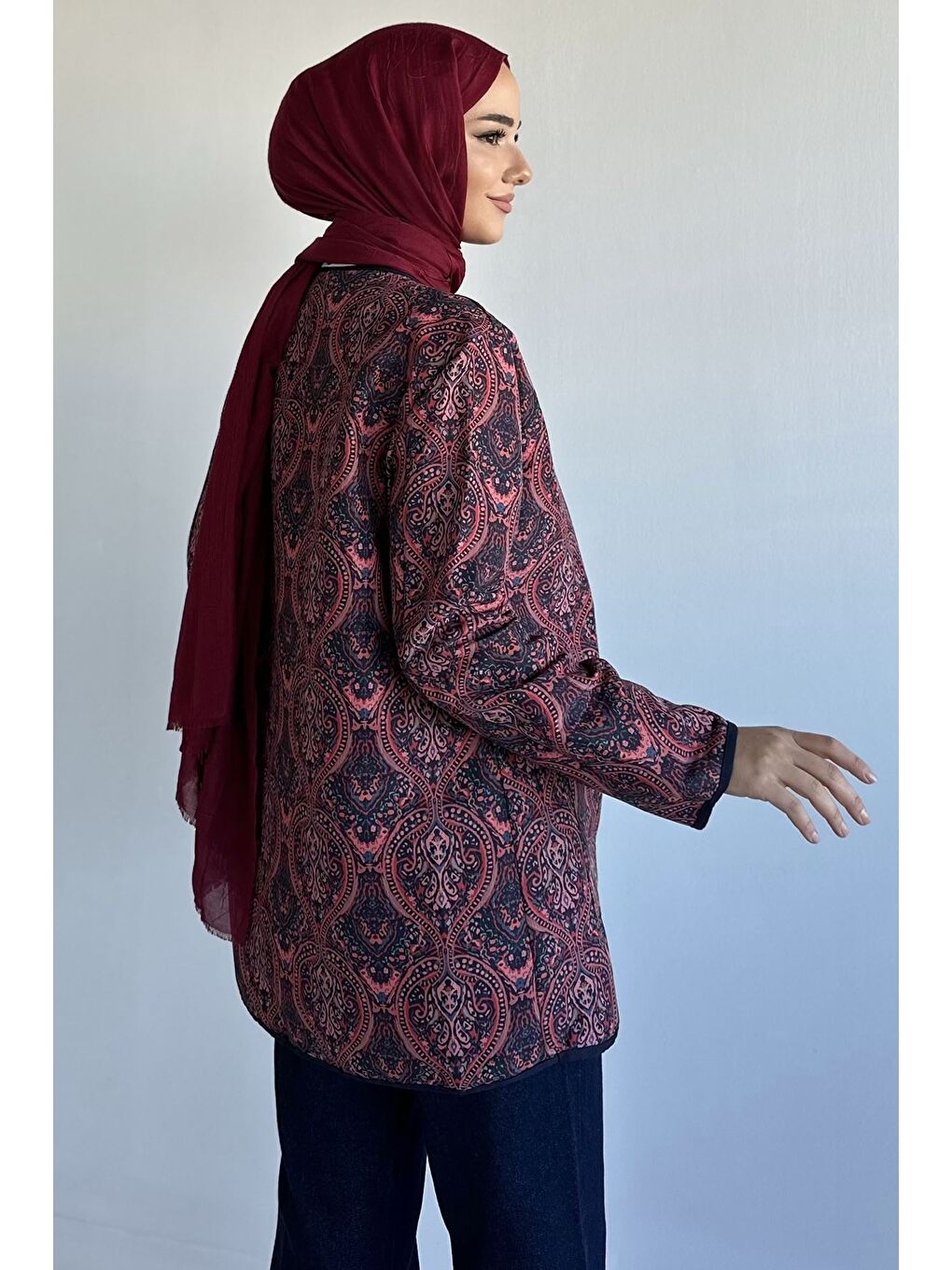 Kırmızı Ön Bağlamalı Kapitoneli Desenli Tesettür Ceket-4