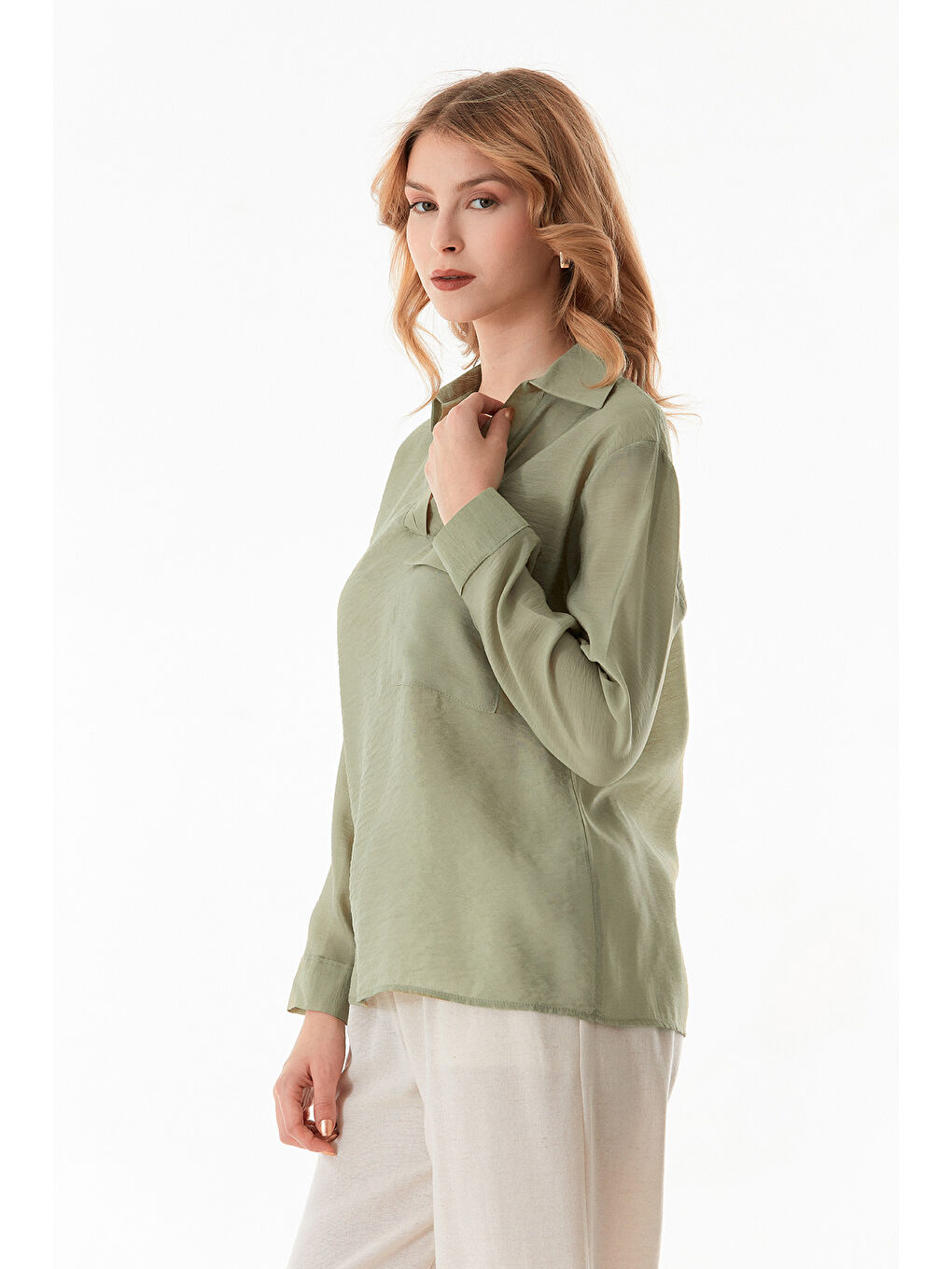 Haki Basic V Yaka Tek Cepli Gömlek-3