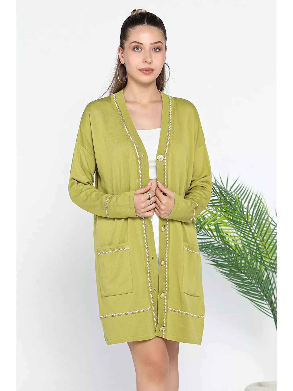 Yeşil Cepli Düğme Detaylı Tesettür Triko Hırka