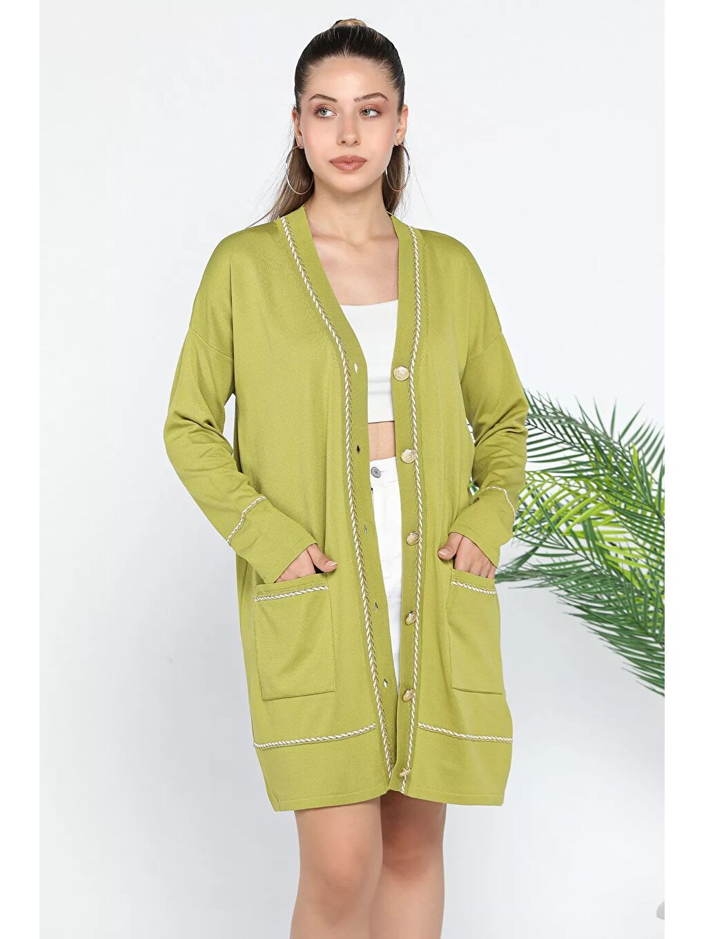 Yeşil Cepli Düğme Detaylı Tesettür Triko Hırka-1