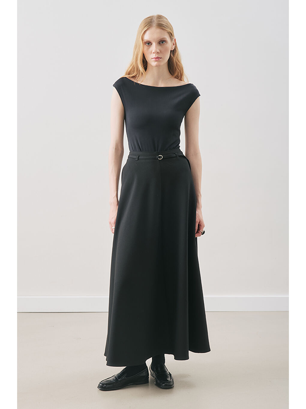 Kemer Detaylı Kloş Etek Siyah