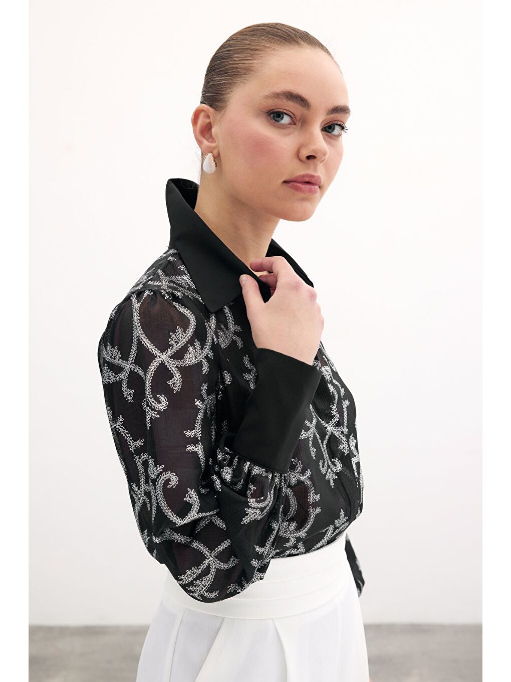 Geniş Manşetli Şifon Gömlek - Siyah-3