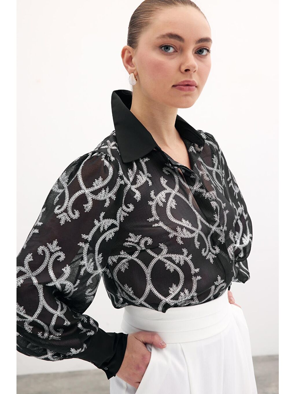 Geniş Manşetli Şifon Gömlek - Siyah-4