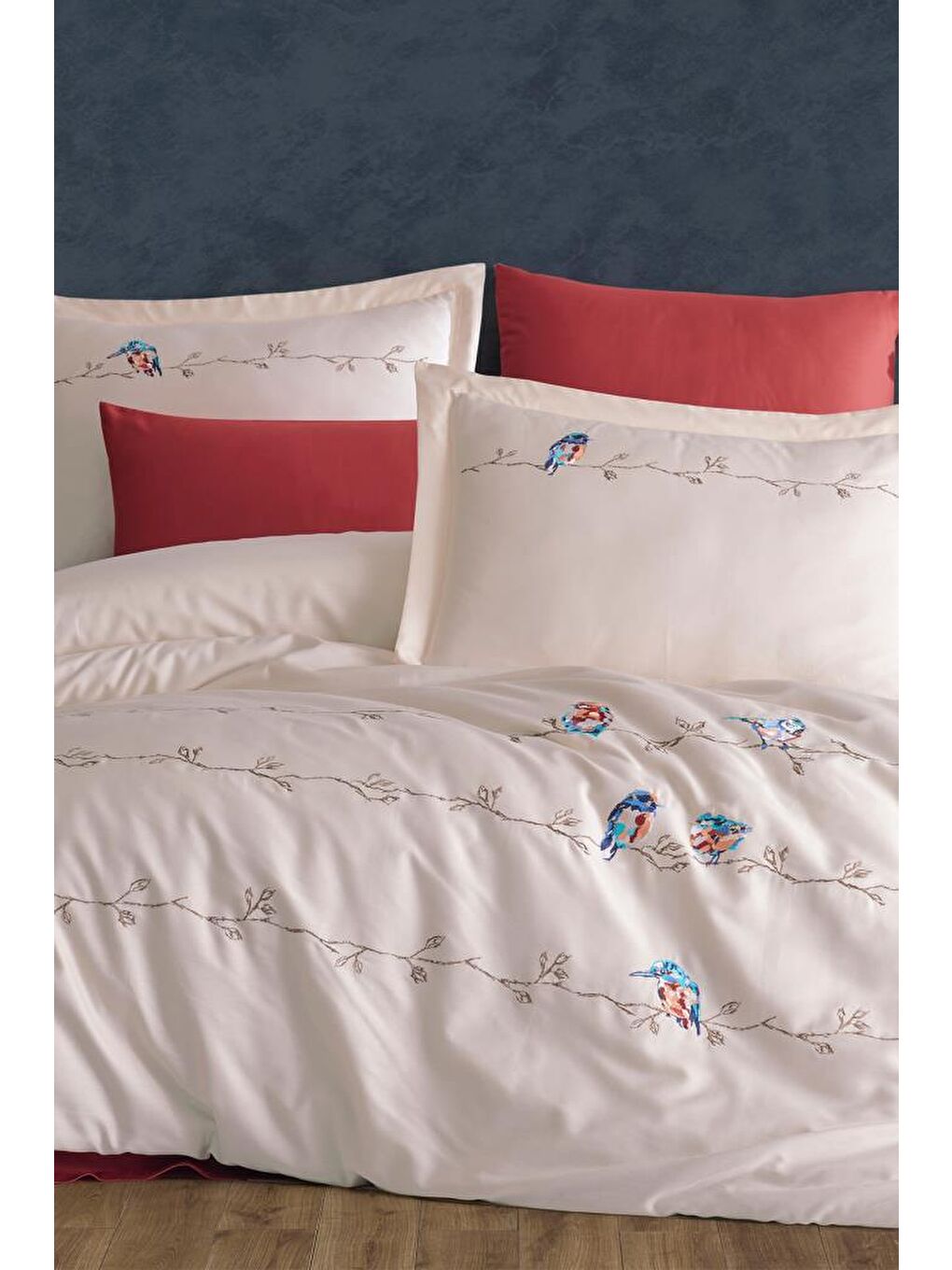 Ekru Vogel Nakışlı %100 Pamuk Saten Çift Kişilik Nevresim Takımı