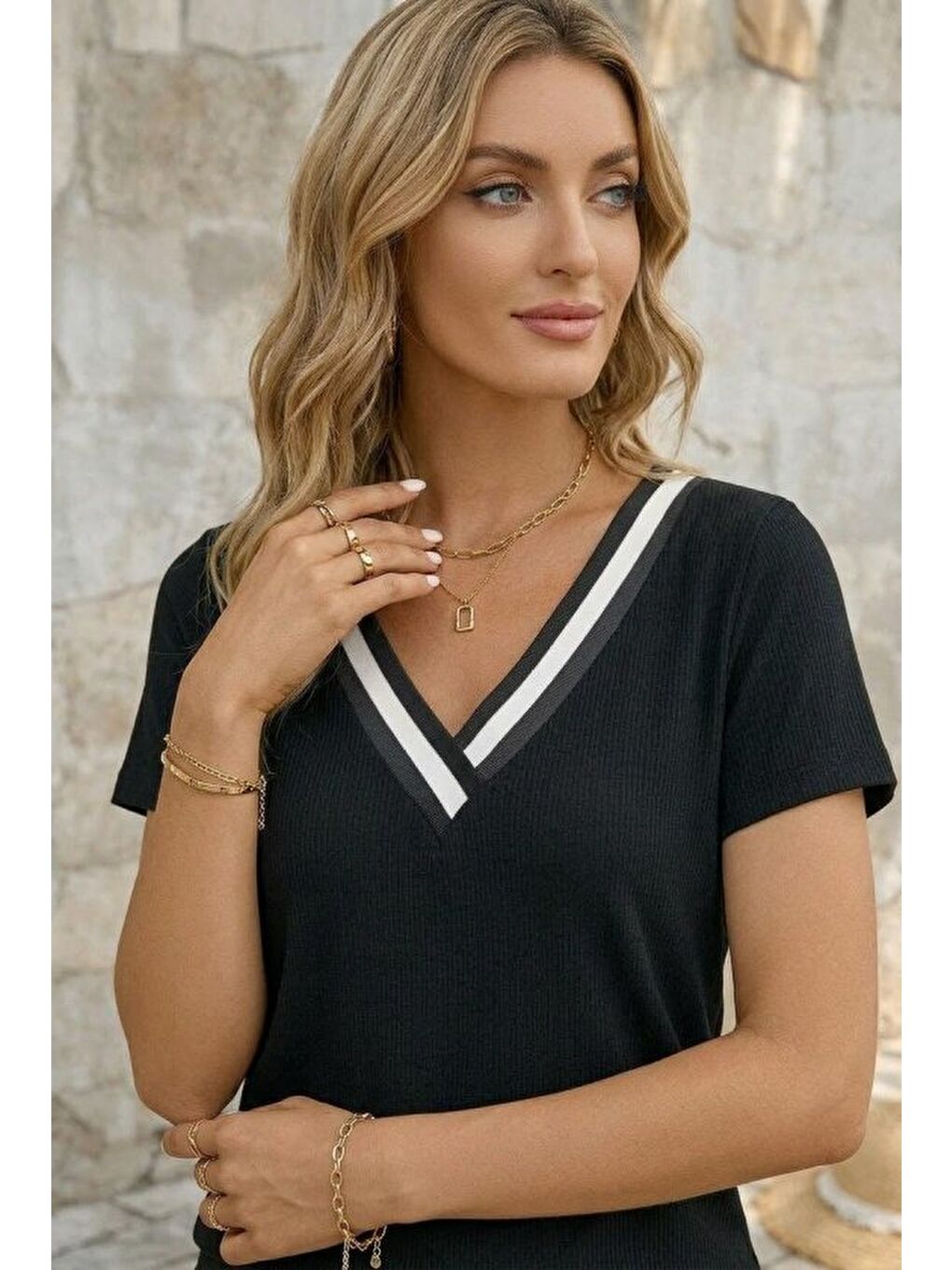 Siyah Kadın Kısa Kollu V Yakalı Bürümcük Bluz-2