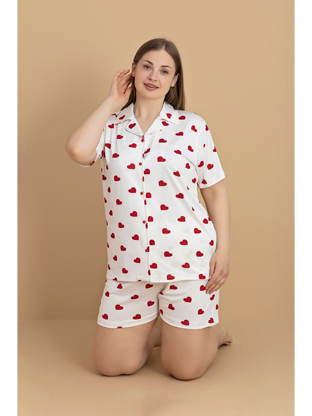 Beyaz Büyük Beden Yıldız Baskılı Gömlek Yaka Şortlu Pijama Takımı