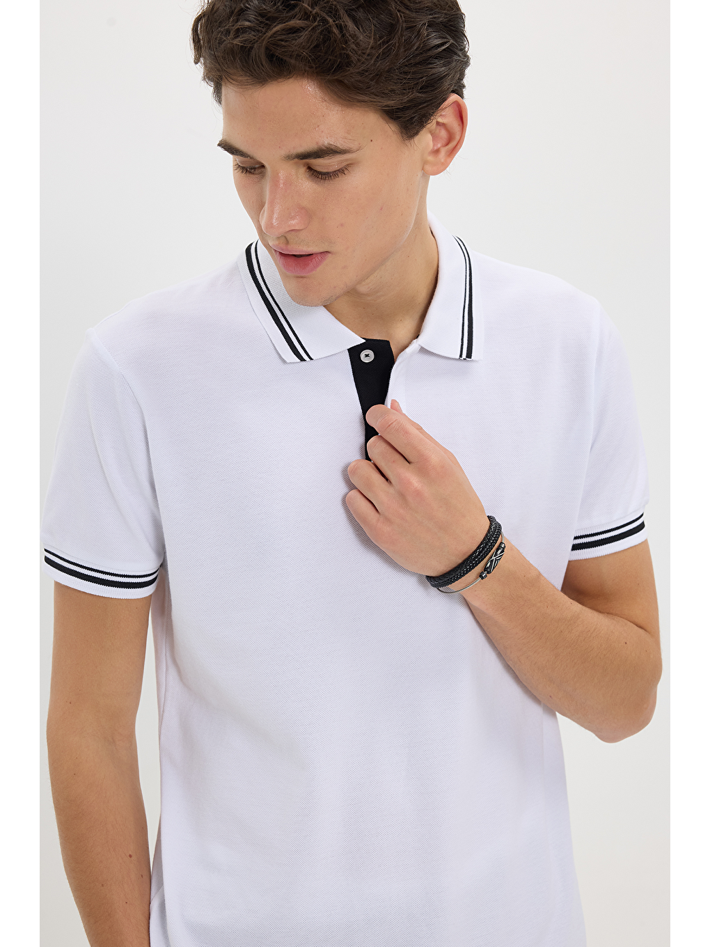 Erkek Slim Fit Dar Kesim %100 Pamuk Düz Pike Yaka Ve Kol Detaylı Beyaz Polo Yaka Tişört-2