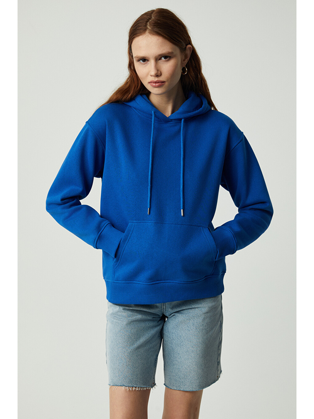 Mavi Adel Kadın Organik Pamuklu Içi Polarlı Yumuşacık Relaxed Kanguru Cepli Kapüşonlu SAKS Sweatshirt-2