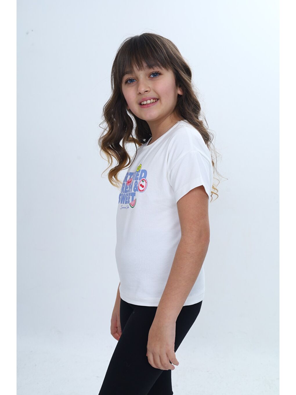 Ekru Kız Çocuk Bisiklet Yaka Düşük Omuz Kısa Kollu Baskılı Tişört 24976-4