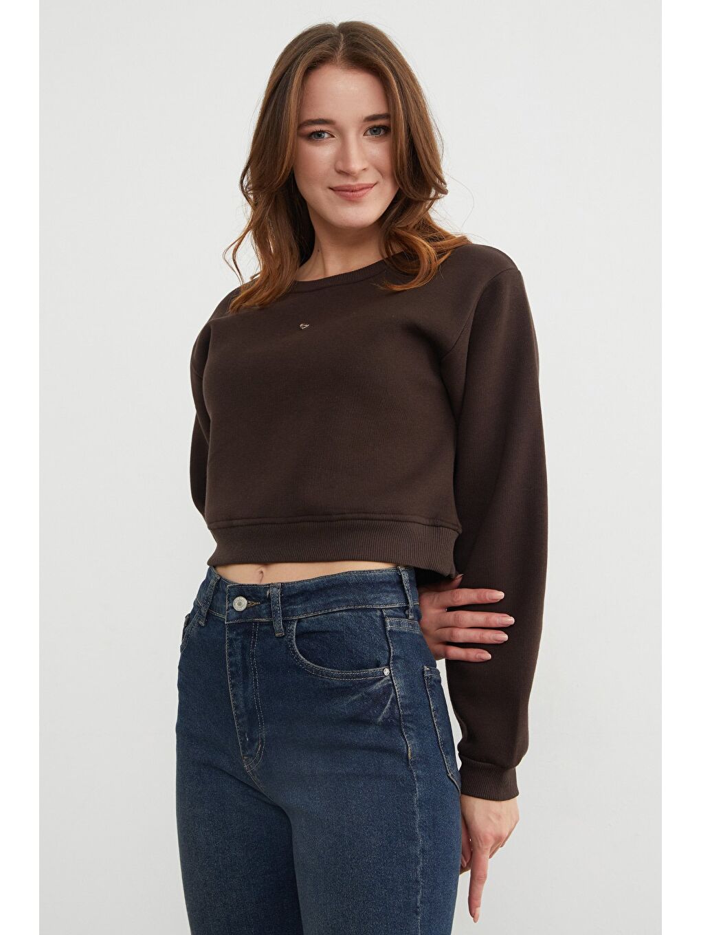 Kahverengi 3 İplik Kalp Aksesuarlı Crop Sweatshirt-3