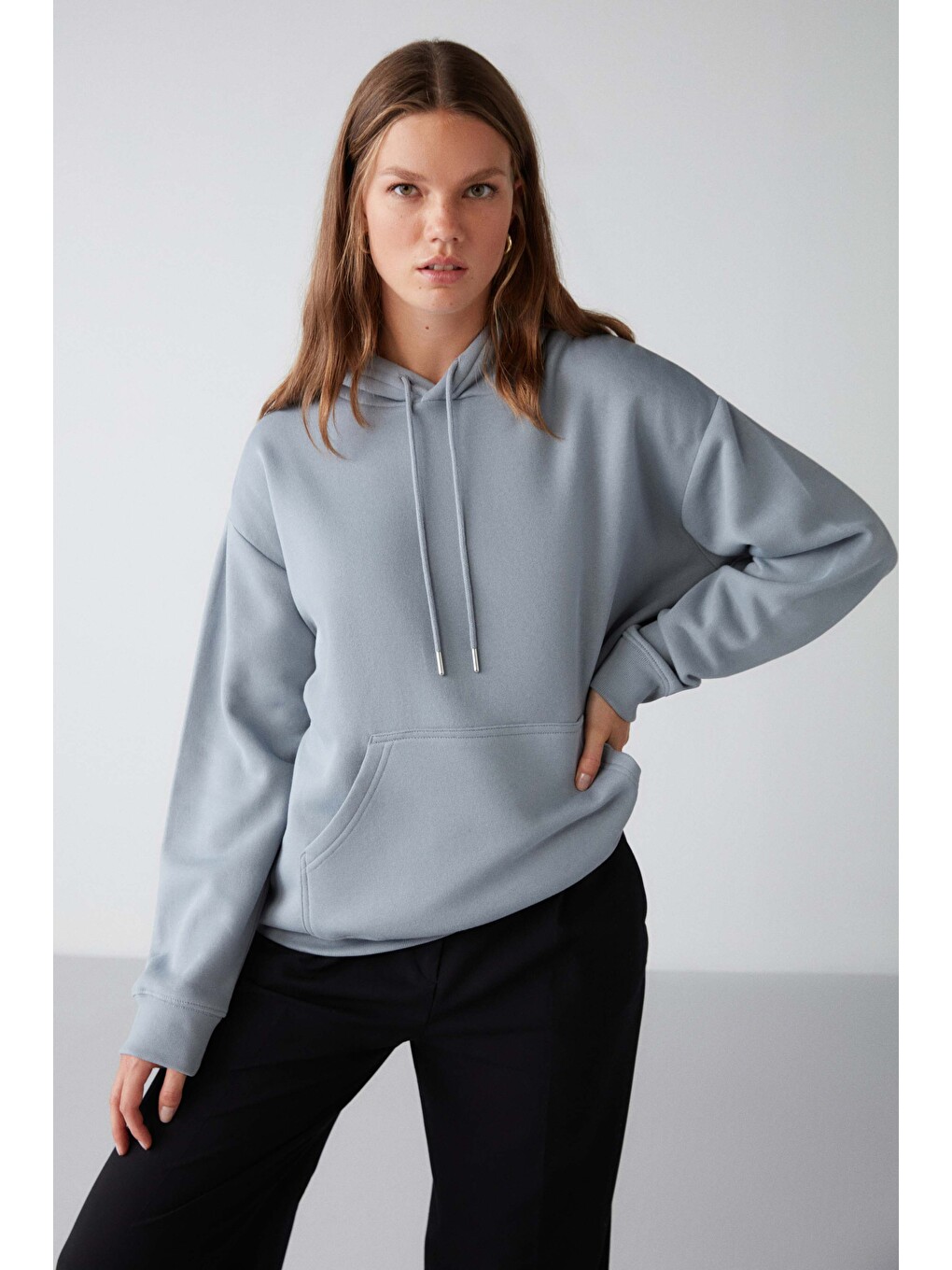 Mavi Adel Kadın Organik Pamuklu Içi Polarlı Yumuşacık Relaxed Kanguru Cepli Kapüşonlu MAVİ Sweatshirt-4