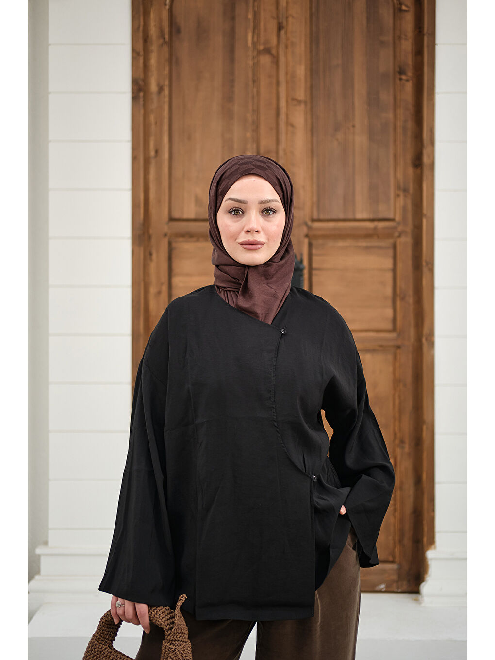 Kadın Yandan Düğmeli İçten Bağlama Detay Gömlek Siyah