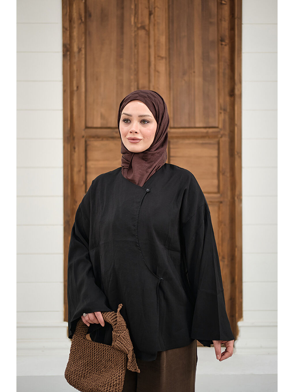 Kadın Yandan Düğmeli İçten Bağlama Detay Gömlek Siyah-1