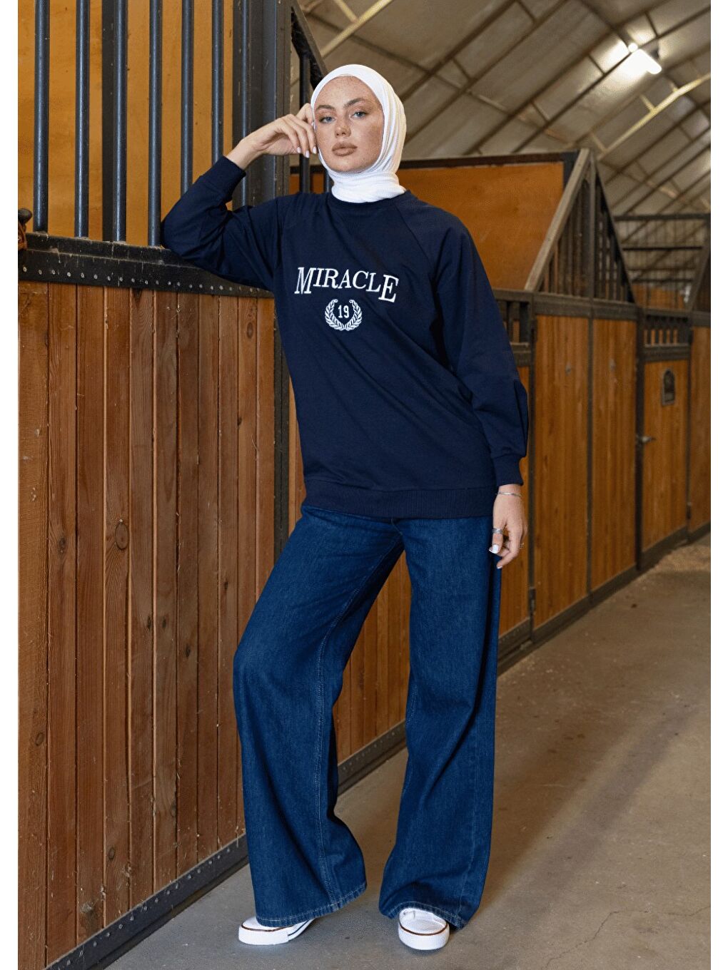 Lacivert Sweatshirt Miracle 19-4