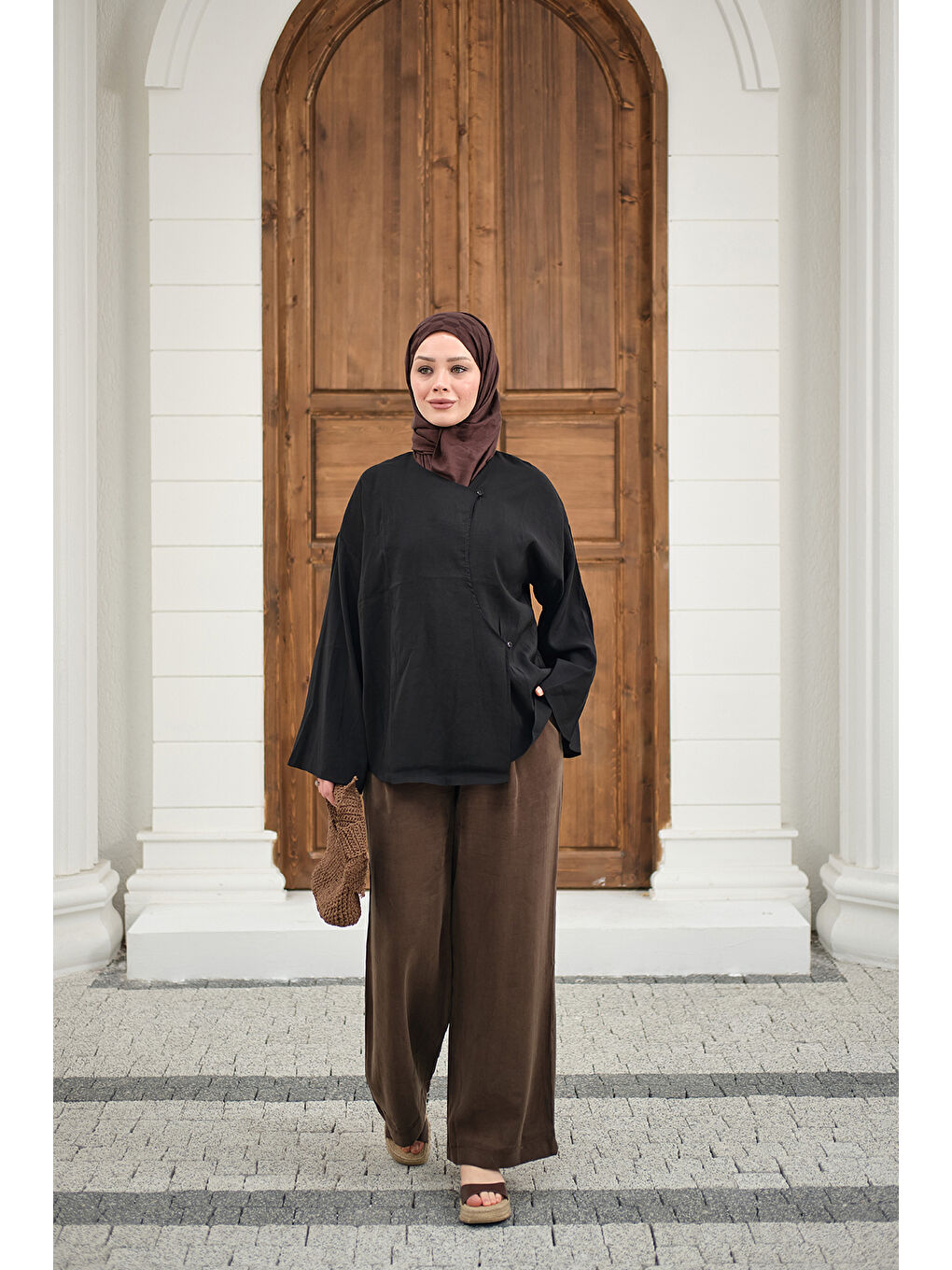 Kadın Yandan Düğmeli İçten Bağlama Detay Gömlek Siyah-2