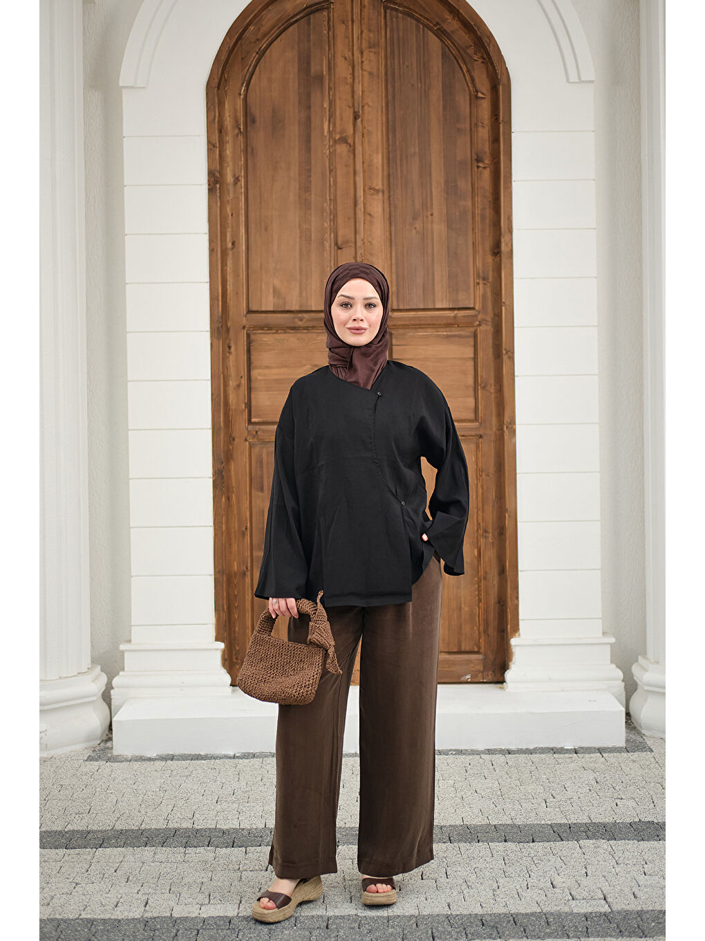 Kadın Yandan Düğmeli İçten Bağlama Detay Gömlek Siyah-4