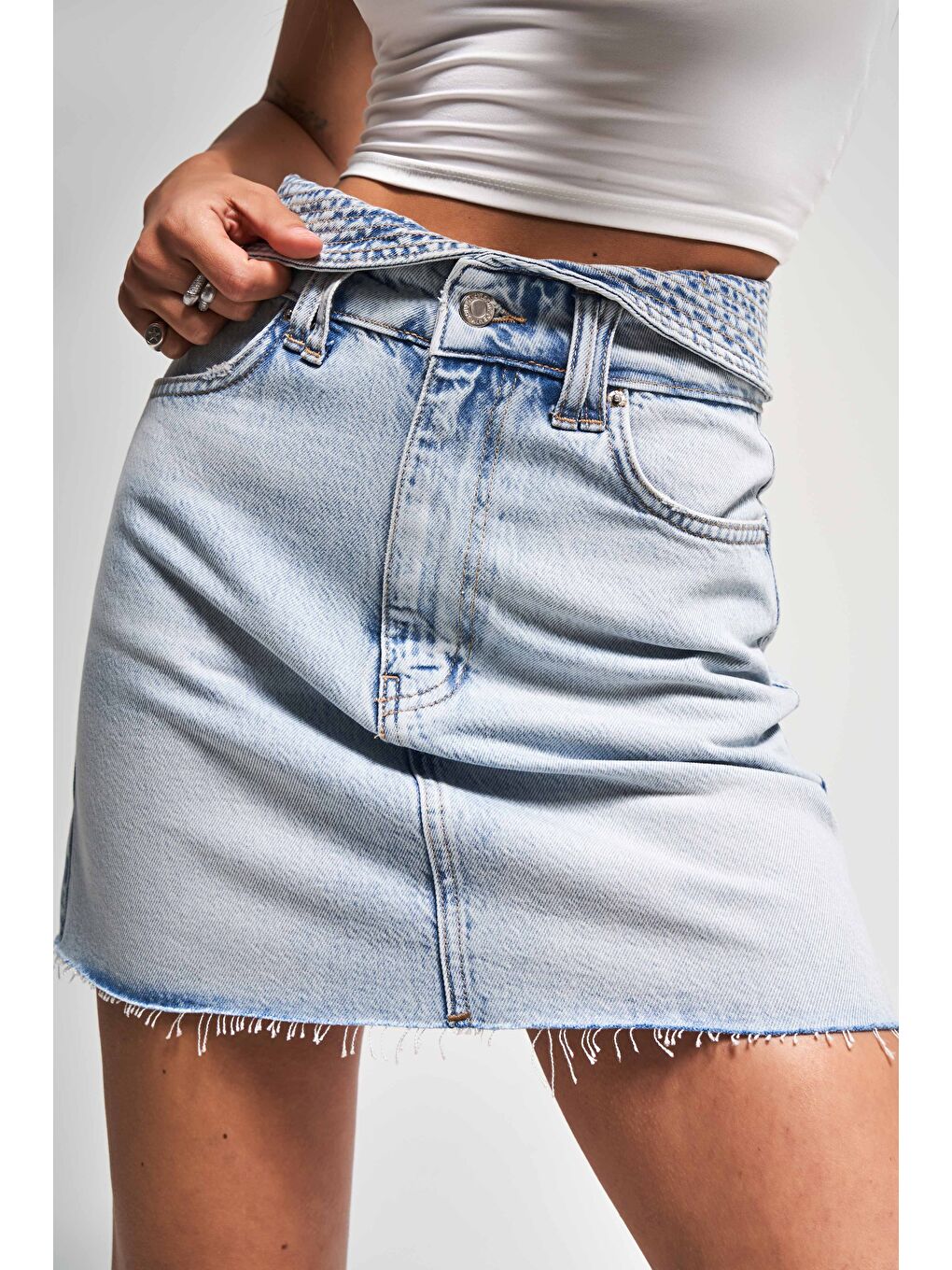 Mavi Kadın Ice Jean Rengi 4s5 32 Mini Boy 42cm Kemer Detaylı  100 Pamuk Tasarım Denim Etek