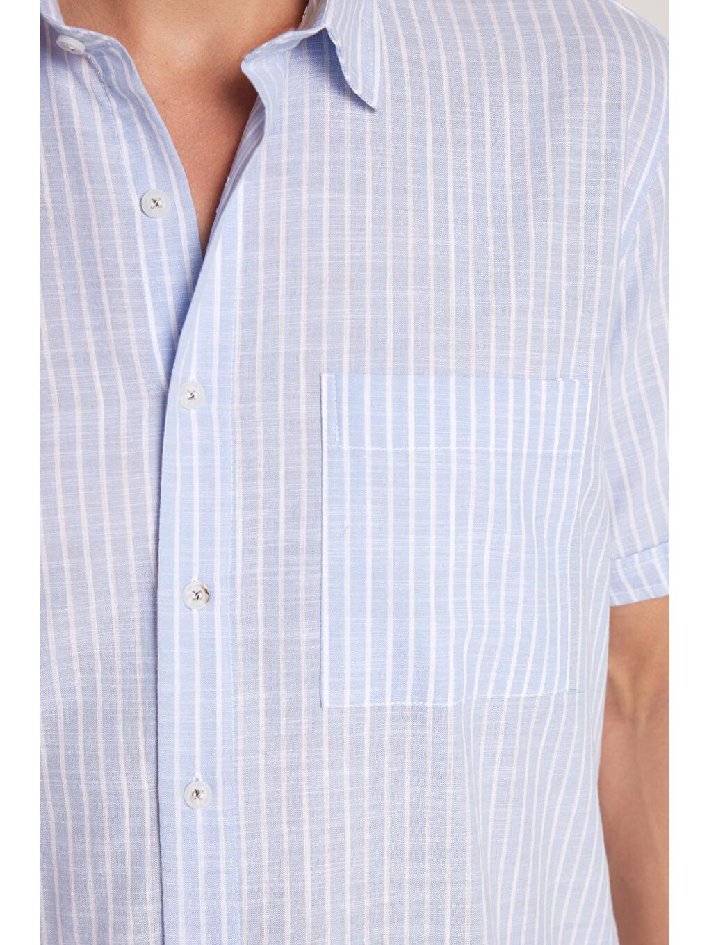 Erkek Regular Fit Klasik Kesim %100 Pamuk Kısa Kollu Keten Doku Tek Cepli Çizgili Mavi Gömlek-2