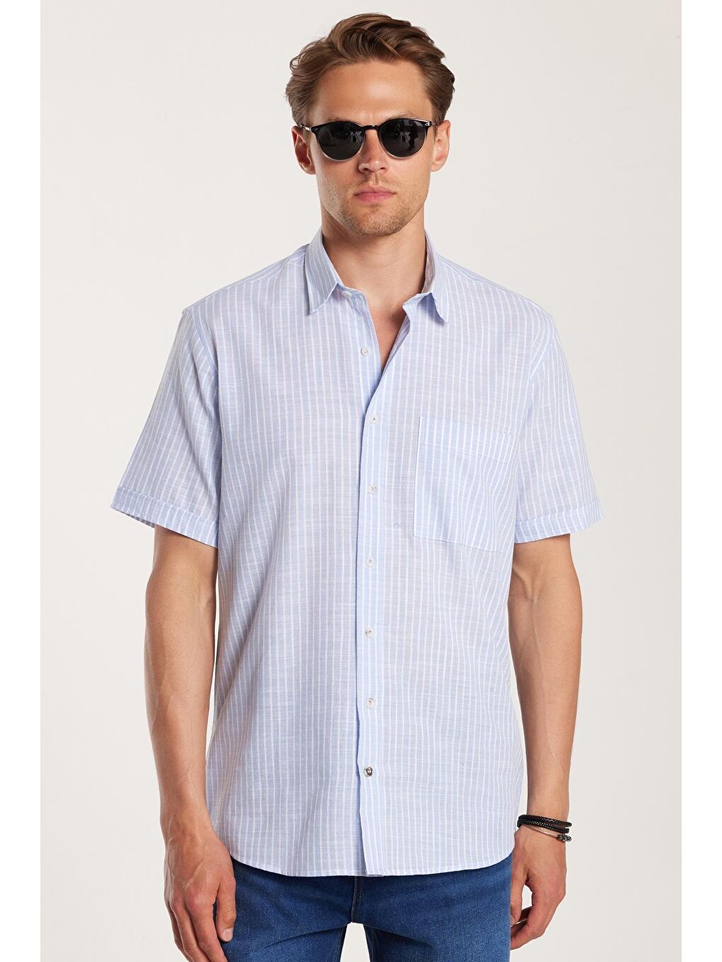 Erkek Regular Fit Klasik Kesim %100 Pamuk Kısa Kollu Keten Doku Tek Cepli Çizgili Mavi Gömlek-3