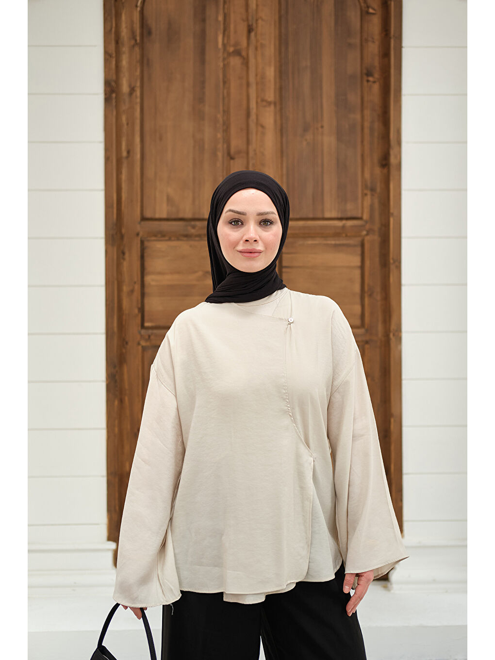 Ekru Kadın Yandan Düğmeli İçten Bağlama Detay Gömlek Krem