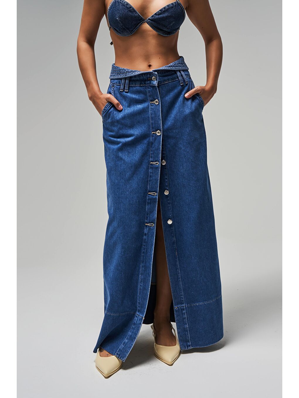 Kadın Mavi Renk 1s5 5 Maxi Boy Önü Düğmeli Kemer Detaylı  100 Pamuk Tasarım Denim Etek-3