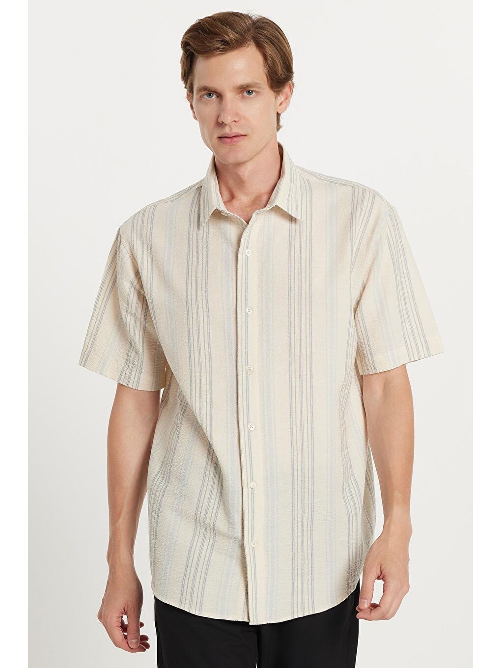 Karışık Erkek Relax Fit Rahat Kesim Kısa Kollu Çizgili Spor Yaka Gömlek