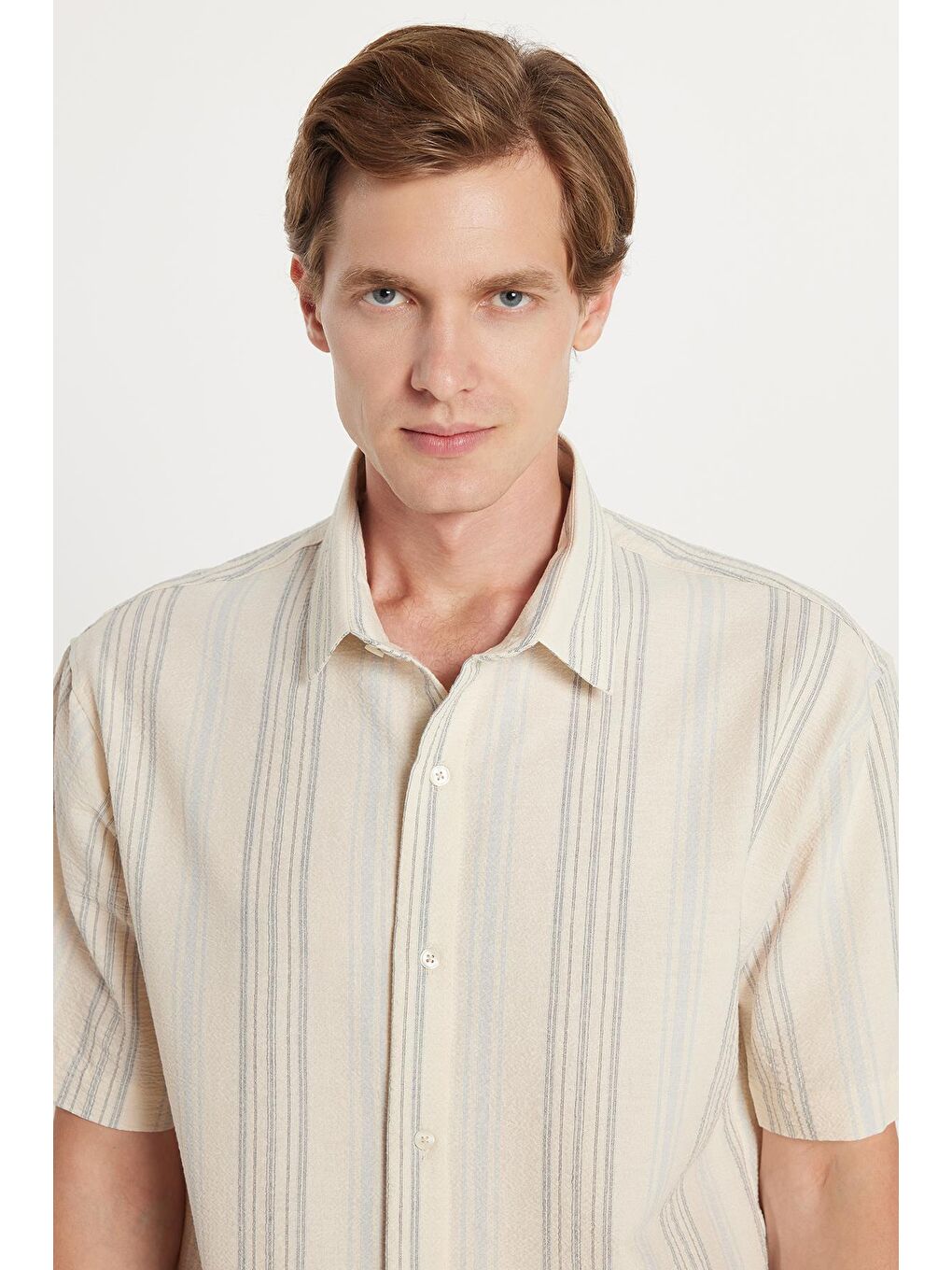 Karışık Erkek Relax Fit Rahat Kesim Kısa Kollu Çizgili Spor Yaka Gömlek-1