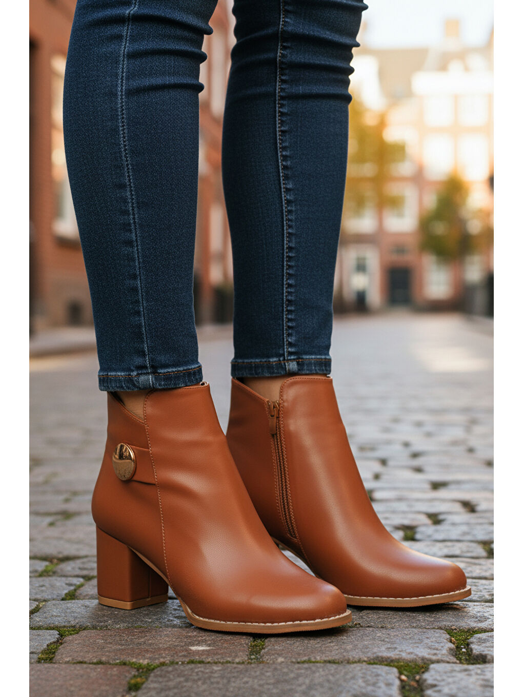 Kahverengi Taba Dar Kalıp İçi Polarlı Fermuarlı Topuklu Kadın Bot 262325 Z-2