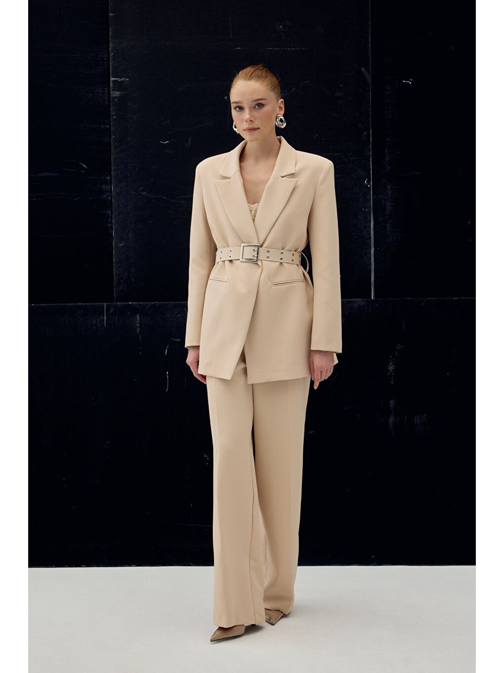 Kemer Detaylı Ceket - Bej-2