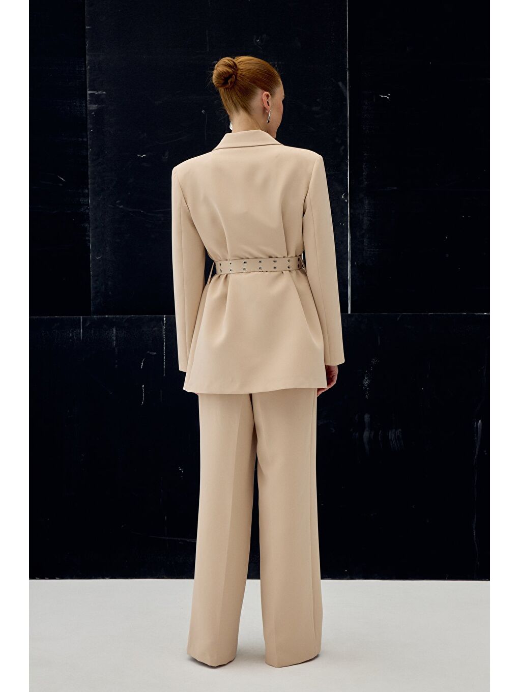 Kemer Detaylı Ceket - Bej-7