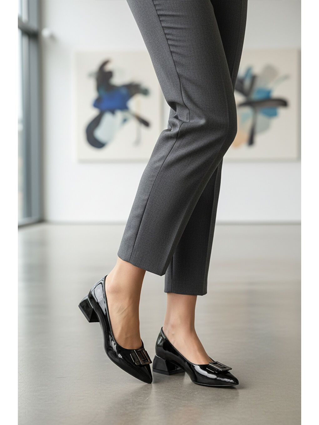 Siyah Rugan Kadın Hafif Kısa Topuklu Ayakkabı 451133 Z-2