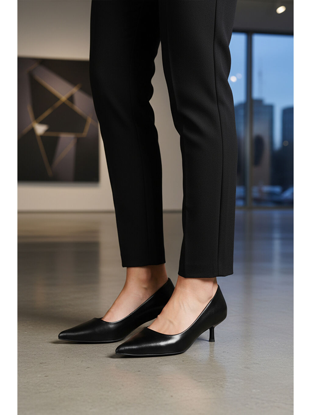 Siyah Cilt Hafif Kadın İnce Kısa Topuklu Ayakkabı 458343 Z-2