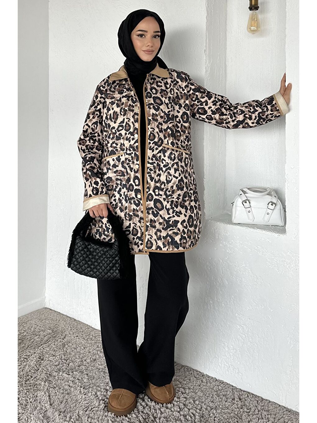 Bej Leopar Desenli Ön Çıtçıtlı Tesettür Trençkot-7