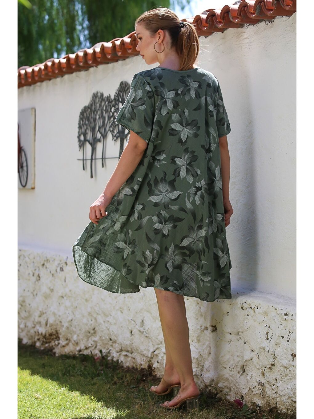 İtalyan Haki Havuz Yaka Kısa Kol Çiçekli Casual Oversize Dokuma Elbise 110 70-1