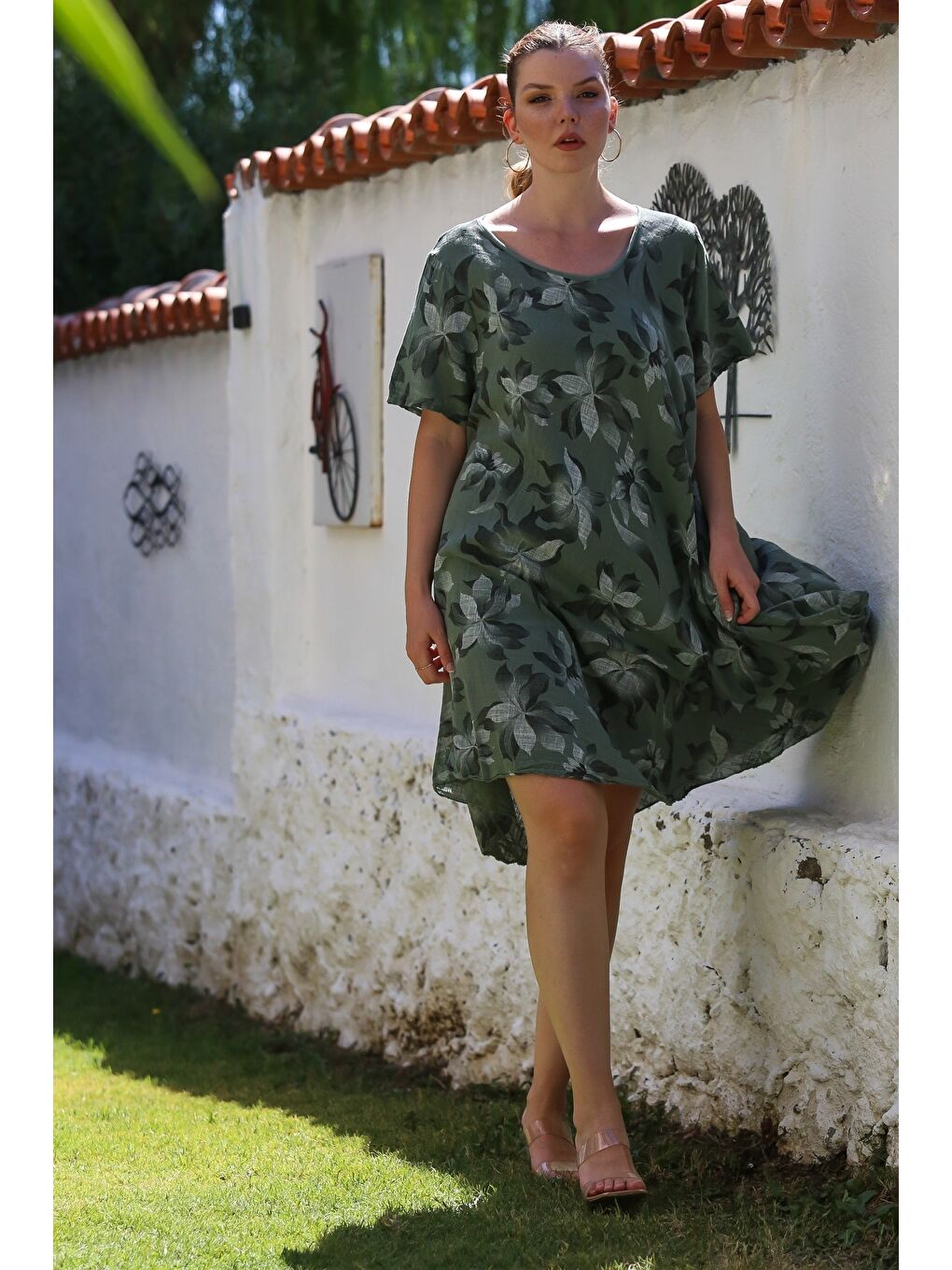 İtalyan Haki Havuz Yaka Kısa Kol Çiçekli Casual Oversize Dokuma Elbise 110 70-3